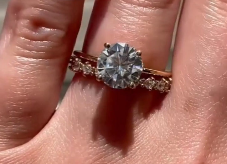 luna classic round cut solitaire engagement ring - 1.0ct+. d & vvs2